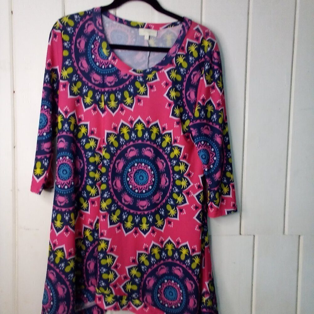 Simply Southern Blouse Tunic Women S 3/4 Sleeve Asymmetrical Hem Pineapple Crabs